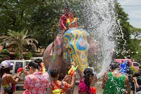 Songkran Su Festivali