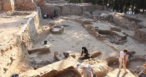 Mersin'de Yumuktepe Höyüğünün Altında Bulunan 7000 yıllık Kale